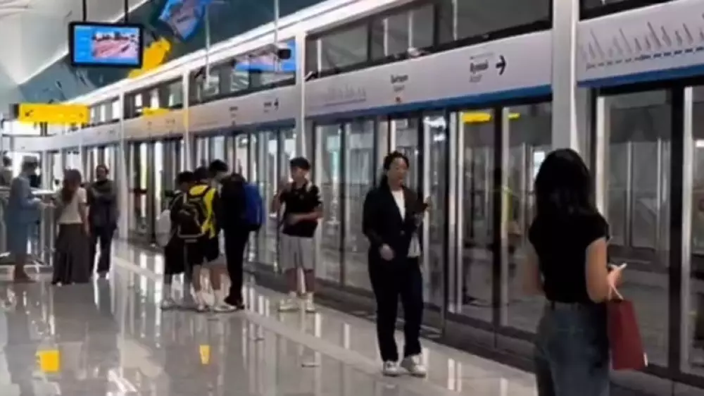 LRT заработало в Астане - горожане делятся фото и видео в соцсетях