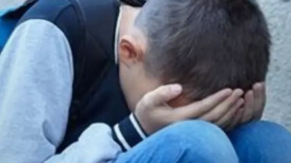 "Баланы қорлап, интимді жерін жалатқан": Оқушылар арасындағы оқиға жаға ұстатты