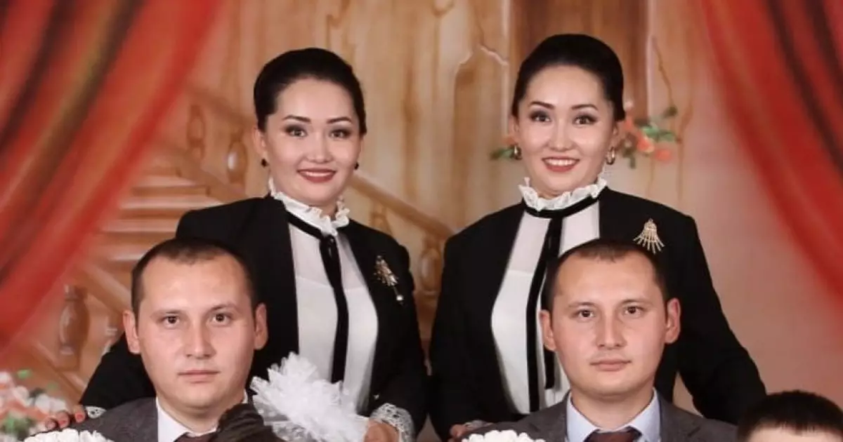  Ата-анасы да, балалары да егіз: ерекше отбасы желіде жұртты сүйсінтті 