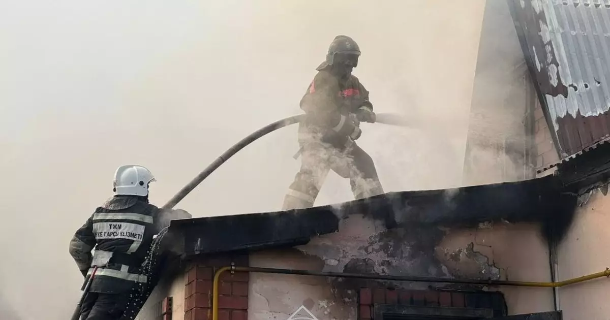  Сарыарқа ауданындағы өрт: Құтқарушылар жарылыстың алдын алды 