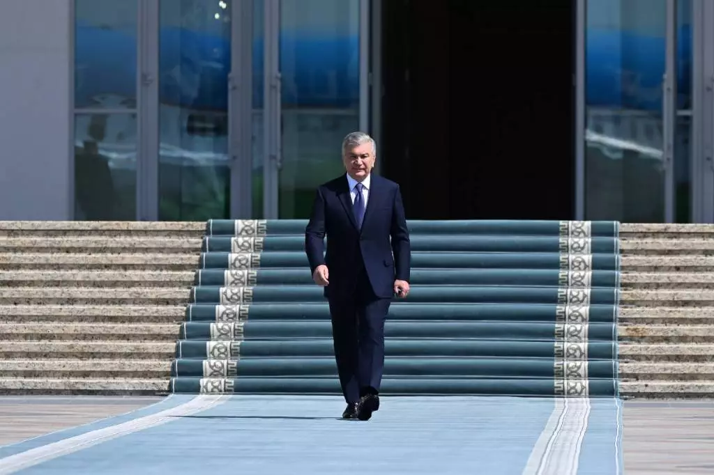 Президент Узбекистана отбыл с визитом в Казахстан.