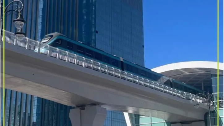 Жителям столицы напомнили правила пользования LRT