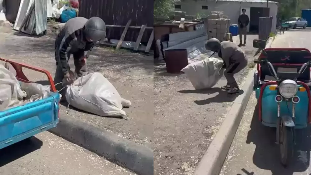 “Засунул в мешок и бил“ - кража собаки попала на видео в Алматинской области