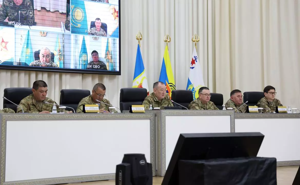 Қорғаныс министрлігінің алқа отырысында әскерлердің жауынгерлік әзірлігі мен технологиялық жарақтандырылуы талқыланды