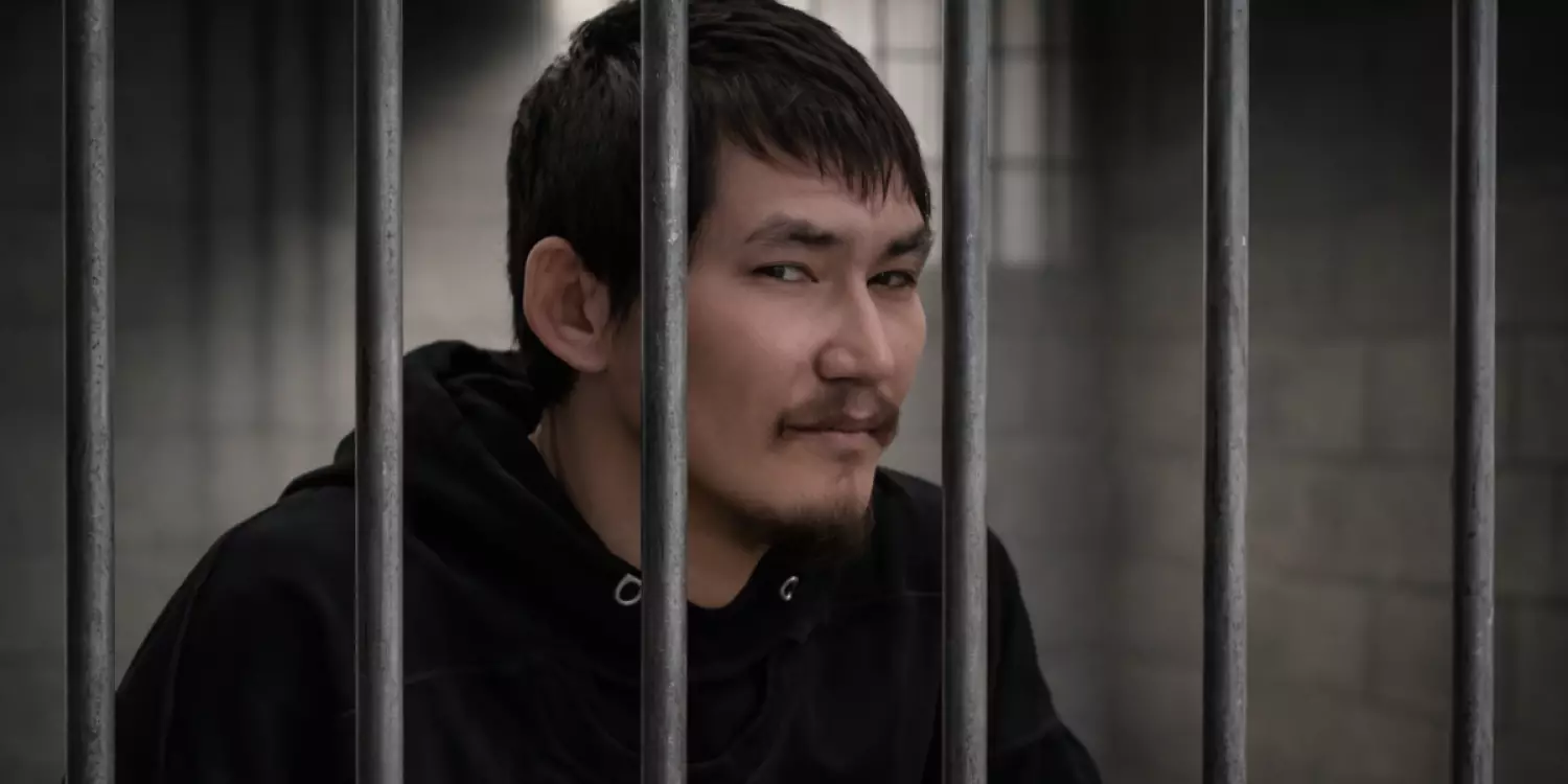 «Пышақтап, кейін көміп тастаған»: сотта Сәрсемалиевтің әйелінің туыстарын қалай өлтіргені айтылды