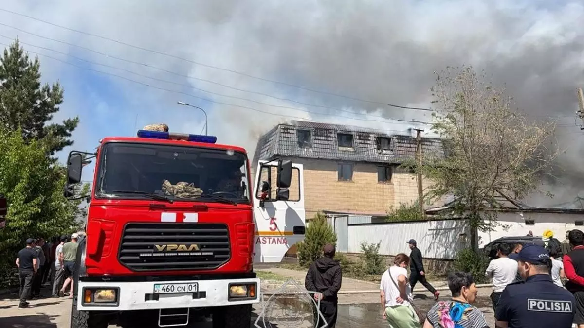Крупный пожар произошел в Астане
