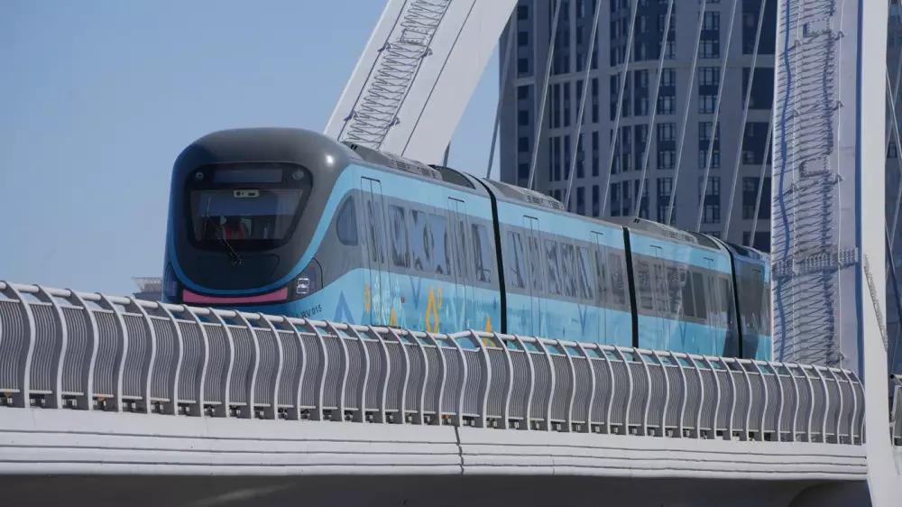 Почти 100 тысяч человек за сутки – LRT в Астане пережил наплыв пассажиров