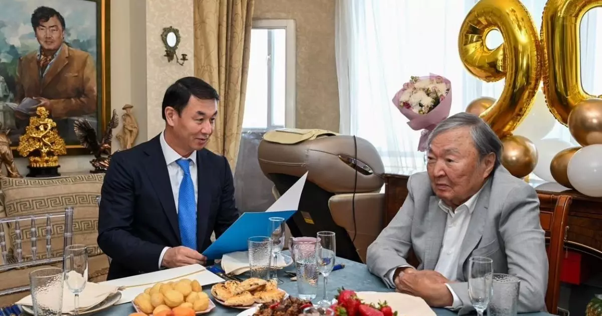  Президент атынан Дархан Сатыбалды Олжас Сүлейменовты мерейтойымен құттықтады 