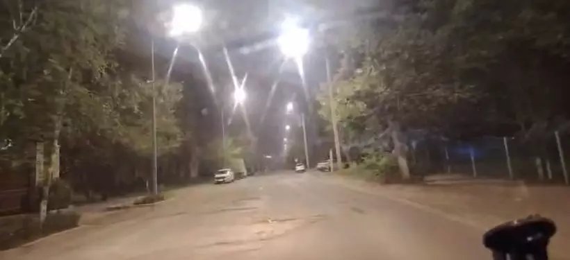 "Разлом не заделали" – состояние дороги на одной из улиц возмутило семейчанина