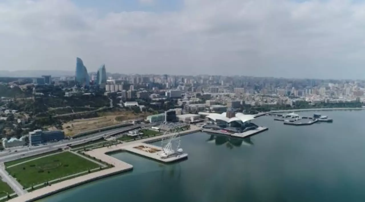 Бектенов принял участие в сессии World Urban Forum в Баку