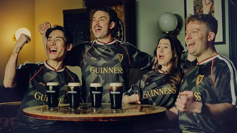 Guinness сотрудничает с Art of Football, чтобы выпустить эксклюзивную для Северной Америки форму к чемпионату мира по футболу FIFA.