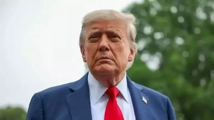 Трамп заявил, что отложил новые удары по Ирану