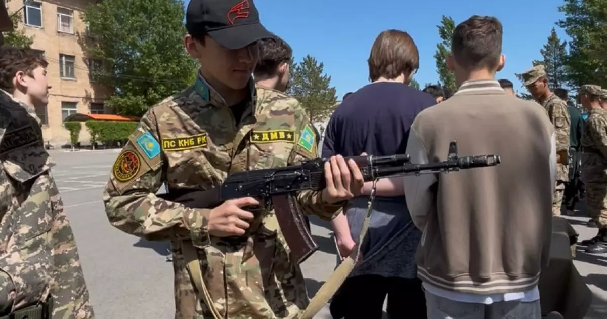   Теміртауда Ұлттық ұланның 5516 әскери бөлімінде 200 оқушыға арналған ашық есік күні өтті   