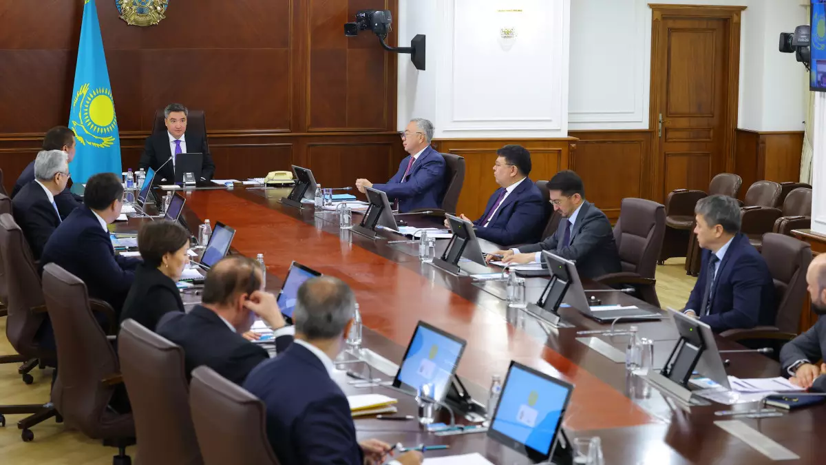 Рейсы в Токио и США: Бектенов потребовал конкретных сроков