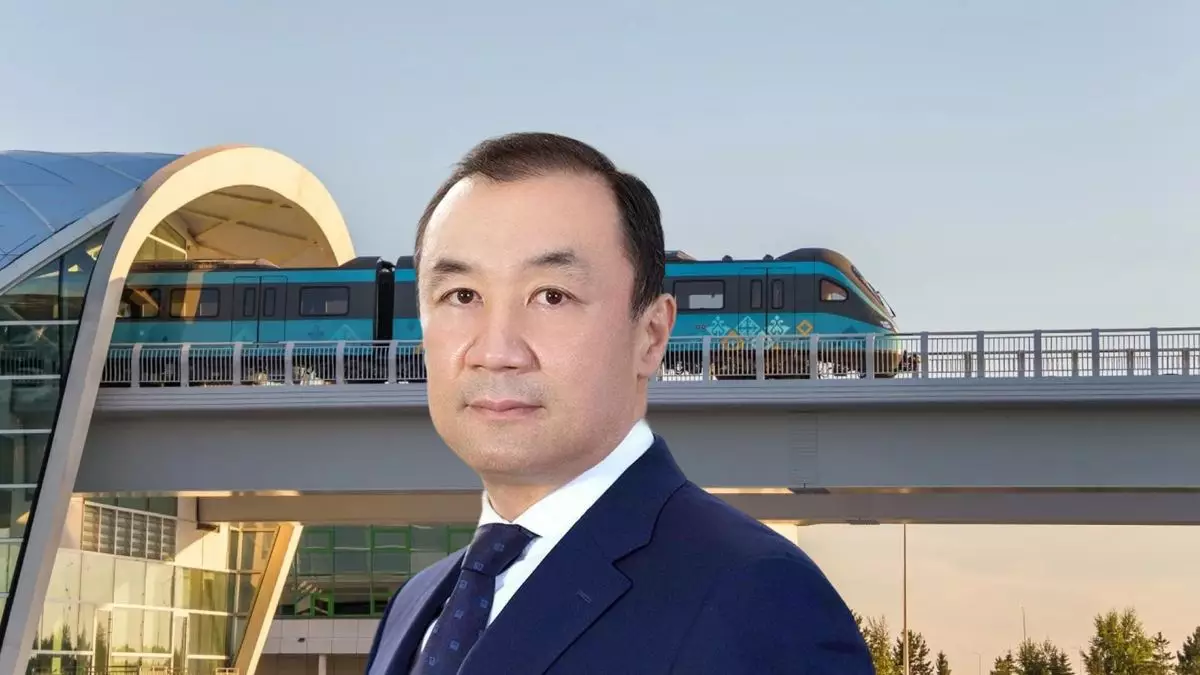 Глава Минтранса Нурлан Сауранбаев не ездит на LRT из-за толпы