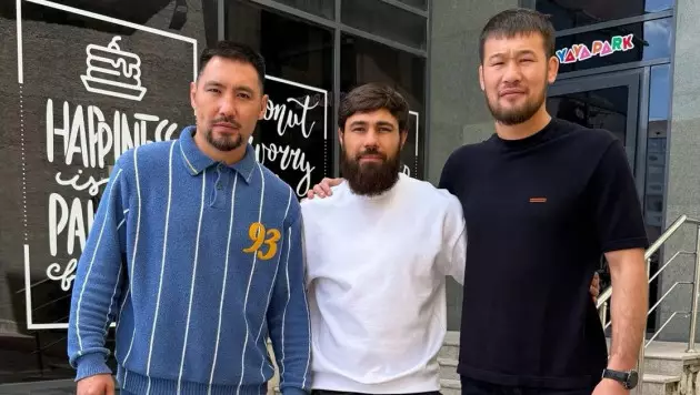 Әлімханұлы Рахмонов және Ахмедовпен кездесіп оған бір сөзбен ғана сипаттама берді