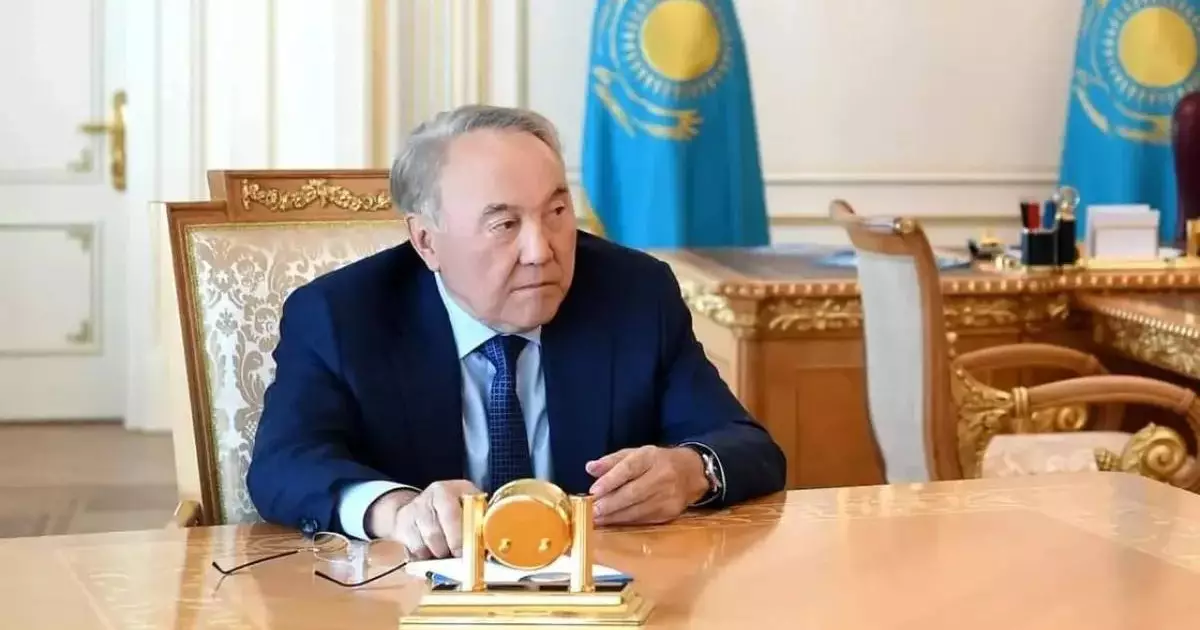  Назарбаевтың саяси серіктері кейін әулетпен қалайша жақындасты? 