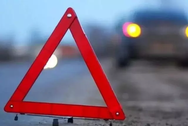 Қарағандыда мотоцикл мінген жасөспірім 8 жастағы қызды басып кеткен