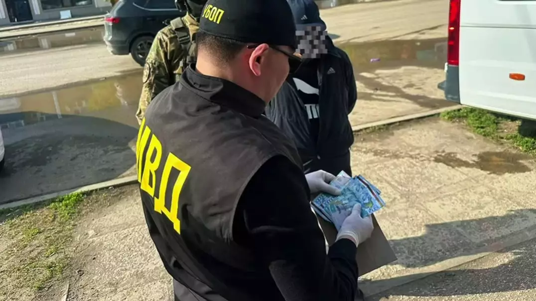 Ақтөбеде шетелдік студенттерден ақша бопсалады деген күдікпен ер адам ұсталды