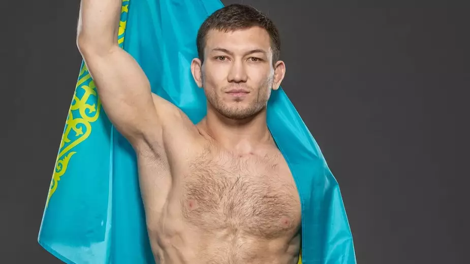 Непобежденный казахстанец раскрыл план на легенду Bellator перед главным боем PFL