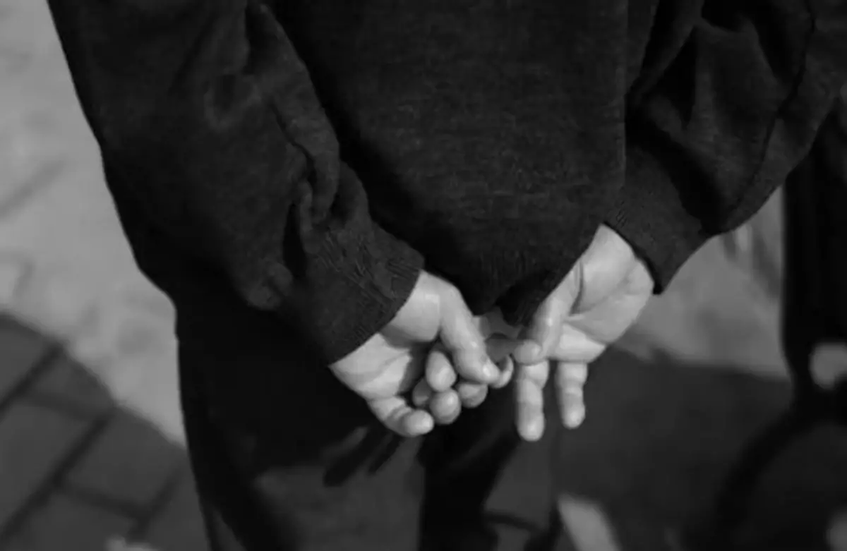 "Өлтіремін деп қорқытты": Қарағандыда 12 жастағы оқушы пышақпен 8 жастағы баланы қуған