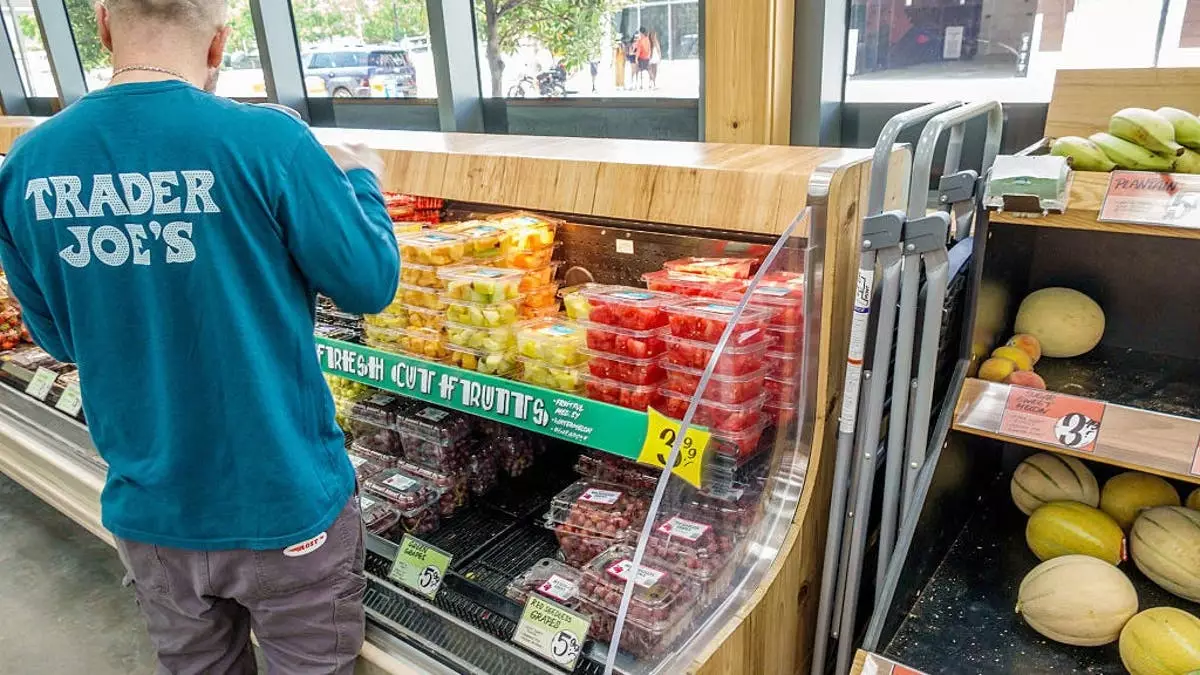 Работники Trader Joe's опровергли давний слух о кассовых очередях, объяснив это «чрезмерной дружелюбностью».