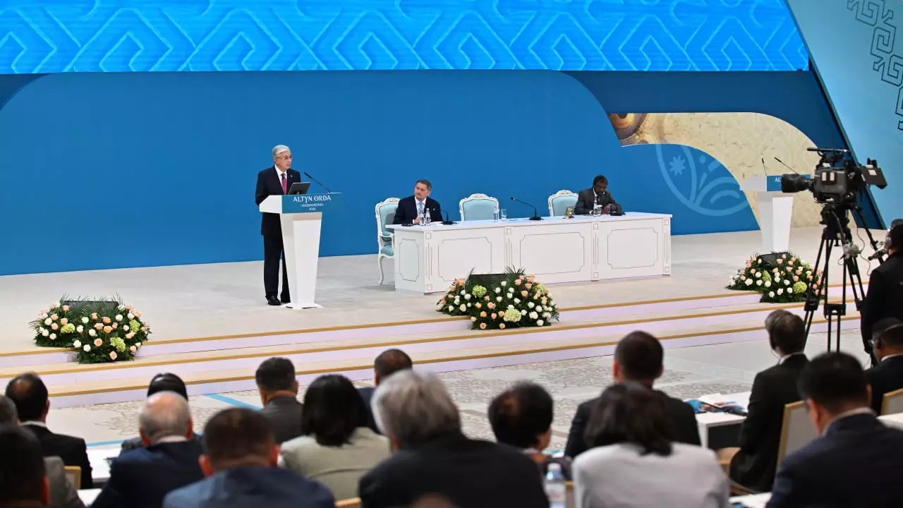 "Қазақстанның бастамасына қолдау көрсеткені үшін ЮНЕСКО басшылығына ризашылығымды айтқым келеді." - деді Тоқаев