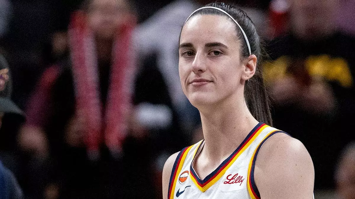 Суперзвезда WNBA Кейтлин Кларк станет гранд-маршалом гонки «Индианаполис 500» в этом году.