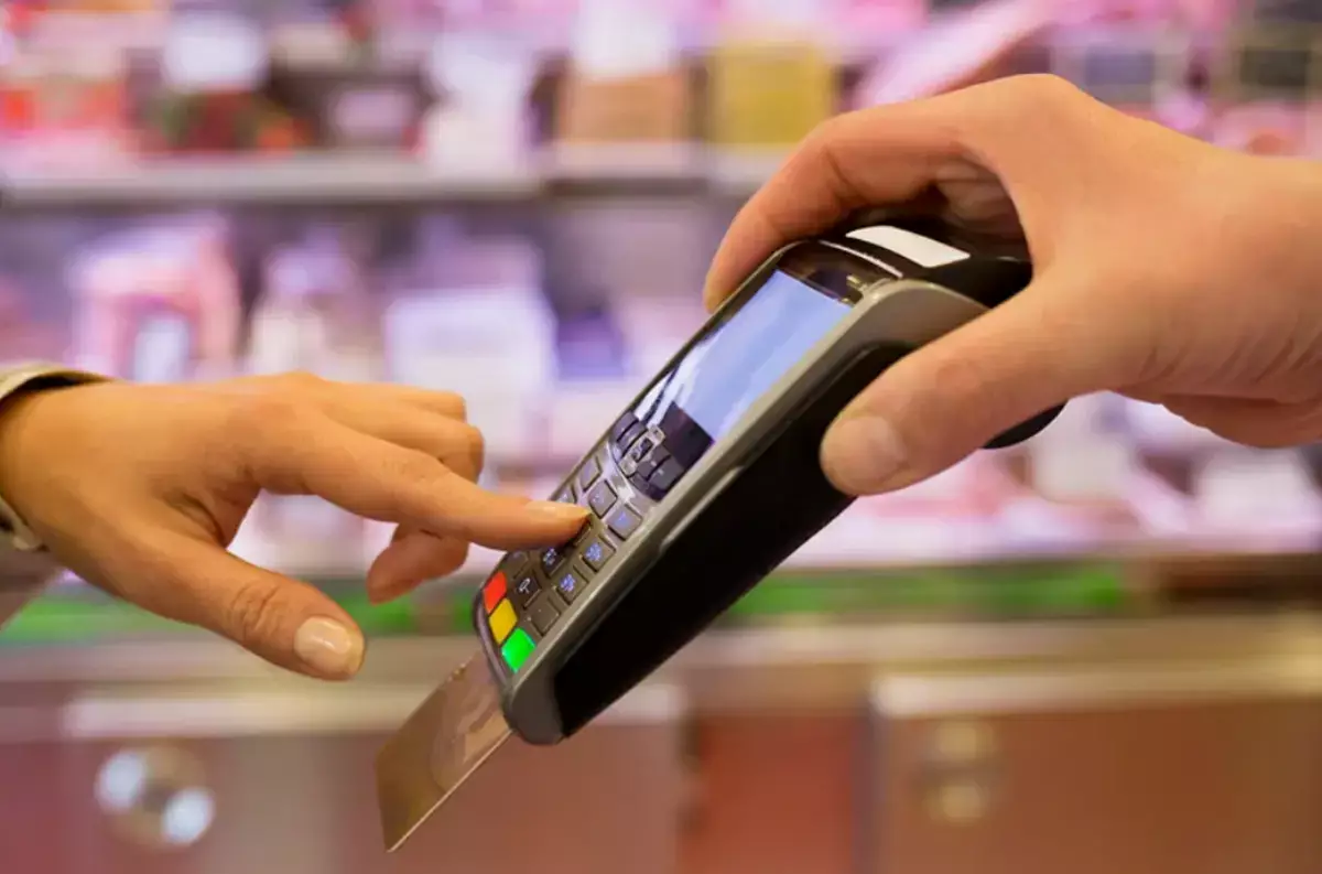 Кому в Казахстане придется срочно ставить POS-терминалы: кто попал под новые требования Правительства - новости на Lada.kz 19.05.2026