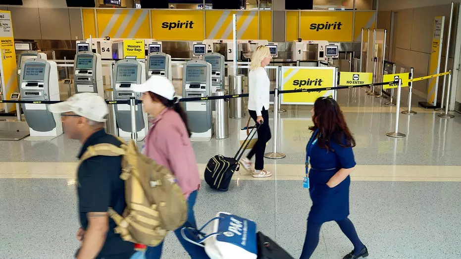 Юрист авиакомпании Spirit Airlines извинился перед американцами, «полностью вытесненными» из авиаперевозок из-за внезапного краха компании.
