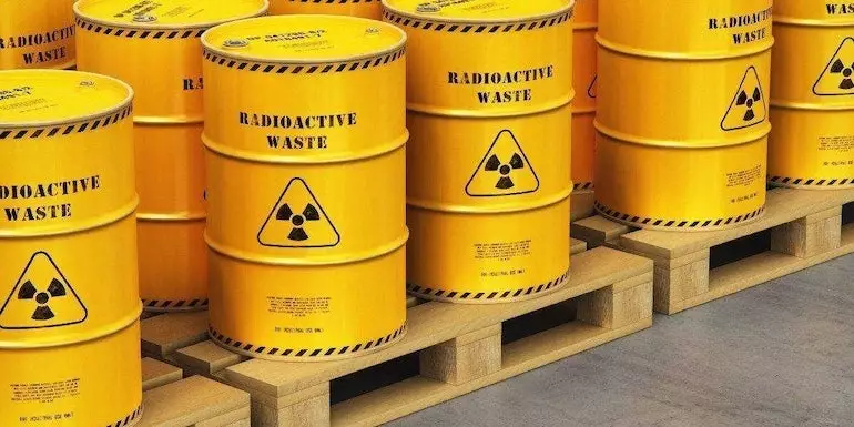 Казахстан вводит полный запрет на ввоз и хранение иностранных радиоактивных отходов.