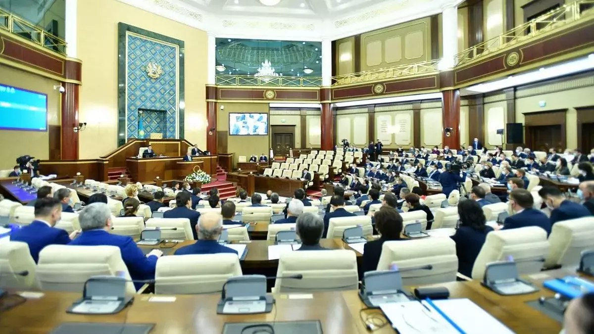 «5 жыл, 145 депутат»: Парламент «Құрылтай туралы» Конституциялық заңды қабылдады