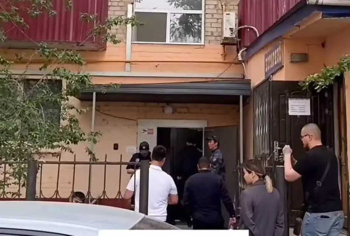 159 құты: Атырау қаласындағы Азаттық көшесінде бойжеткен есірткімен ұсталды