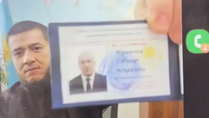 Талғарда алаяқтар Джеки Чанның "бейнесін" пайдаланып, қарияны алдамақ болған