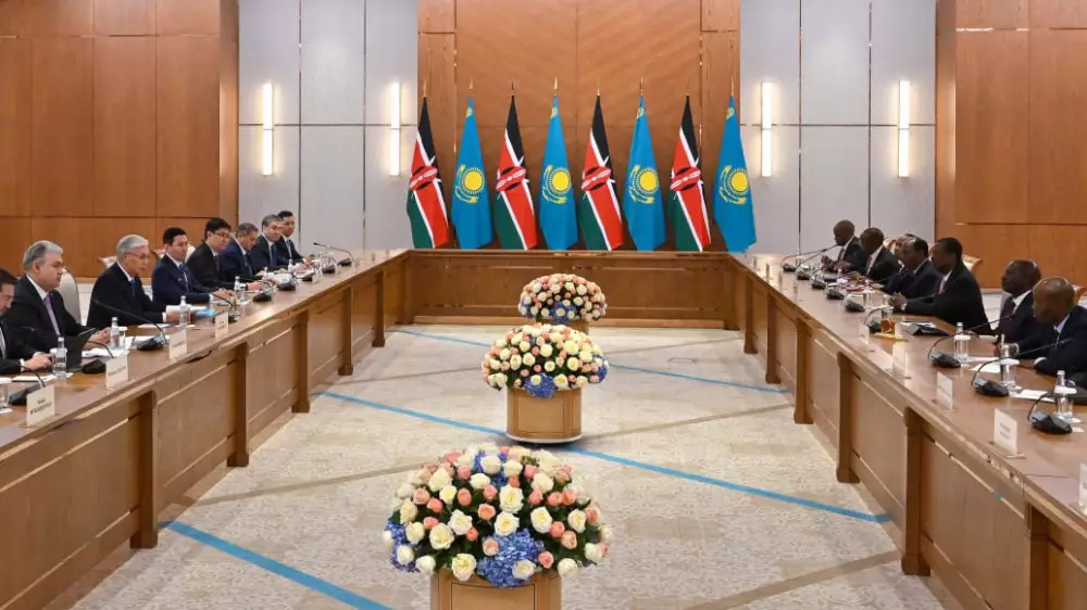 Қазақстан мен Кения президенттері кеңейтілген құрамда келіссөз жүргізді