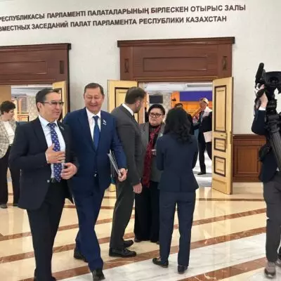 Парламент принял Конституционные законы о Президенте, Курултае и Қазақстан Халық Кеңесі