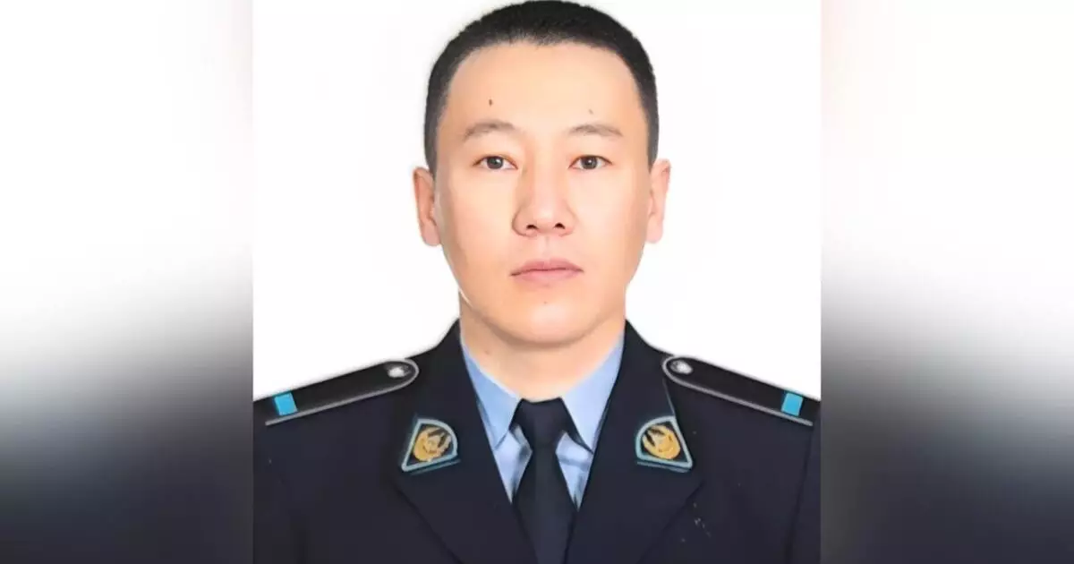  Алматы облысында полицей 90 жастағы әжейді өрттен құтқарып қалды 