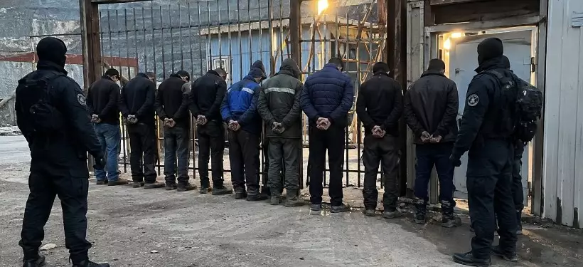 Мойынқұм ауданында алтын өндіретін кәсіпорын аумағына заңсыз кіргендер ұсталды