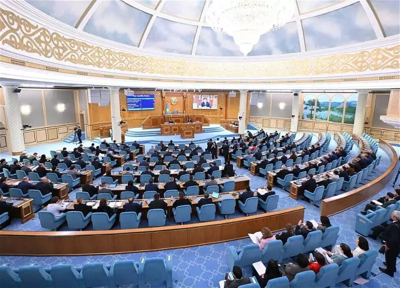 Парламент Казахстана принял закон о президенте и институте вице-президента.
