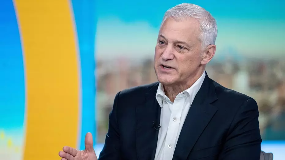 Генеральный директор Standard Chartered отозвал свои комментарии о замене «низкоценного человеческого капитала» искусственным интеллектом.