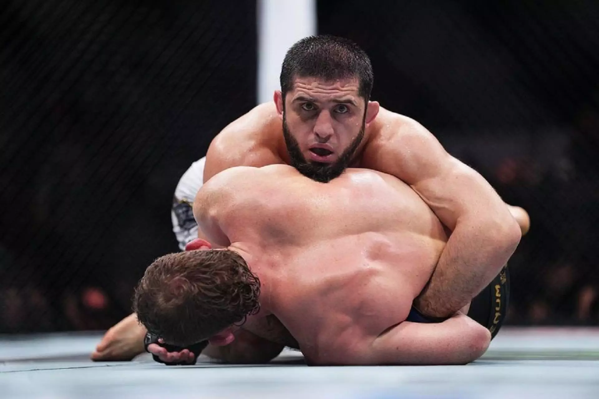 Махачев получил неожиданного претендента на титул UFC