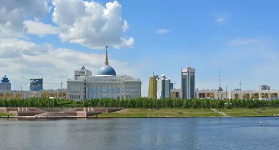 Электронный обмен разрешениями на международные перевозки внедряет Казахстан.