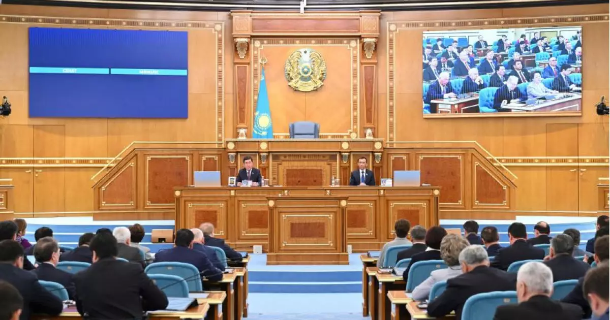   Парламент бірқатар Конституциялық заңды қабылдады   