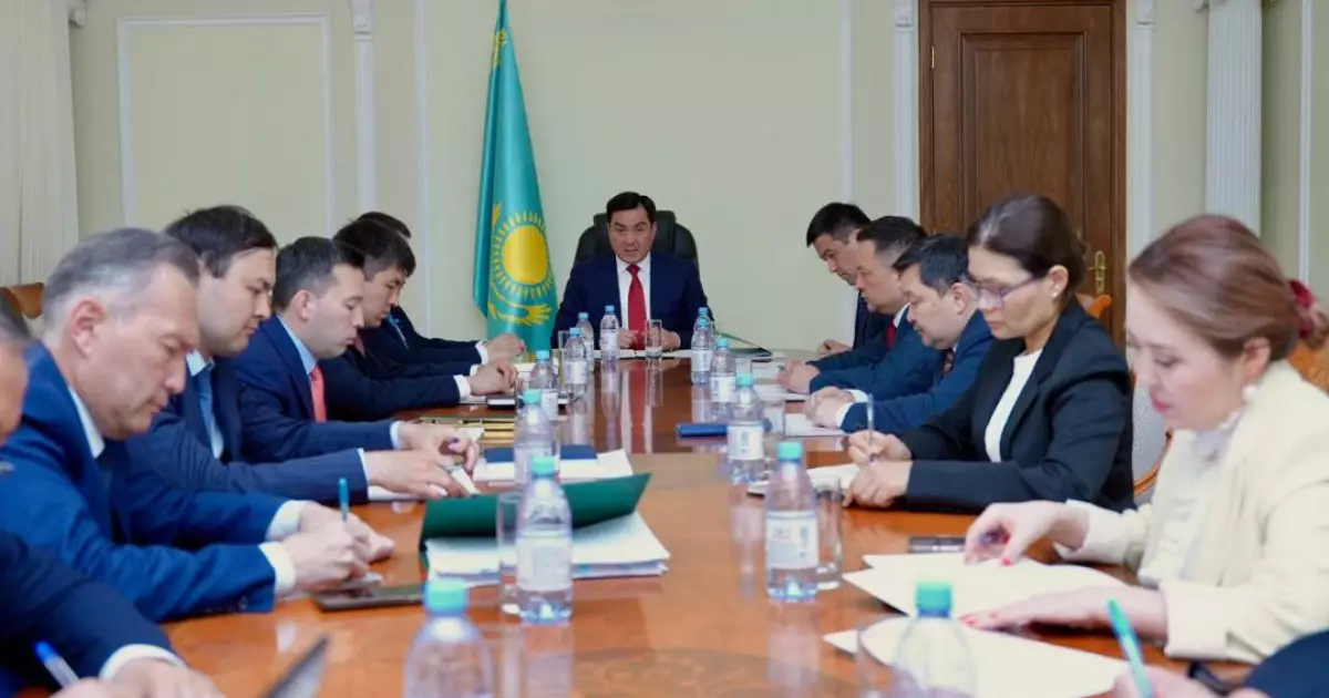   Қазақстанда жылына 10 миллион тонна өңдейтін ірі мұнай өңдеу зауытын салуға дайындық басталды   