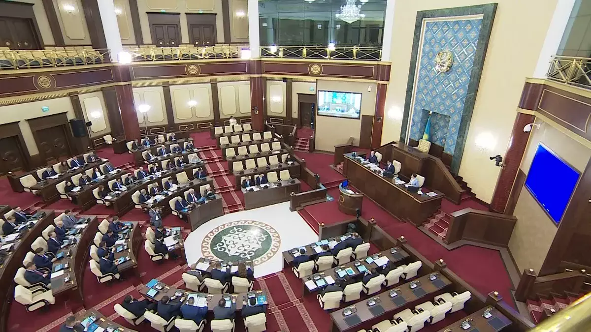 Салық кодексіне Құрылтай мен Халық Кеңесі туралы түзетулер енгізіледі