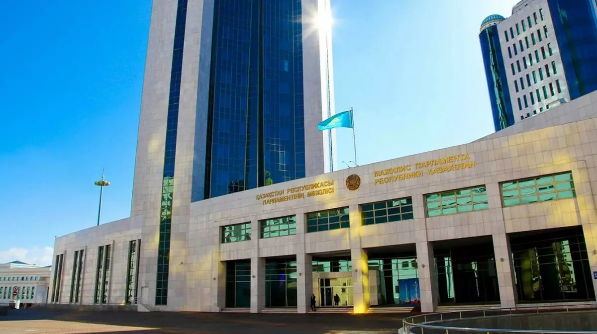Мажилис Казахстана готовит амнистию по штрафам на миллиарды тенге