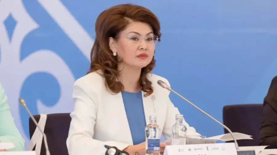 Аида Балаева мәдениет және өнер қызметкерлерін құттықтады