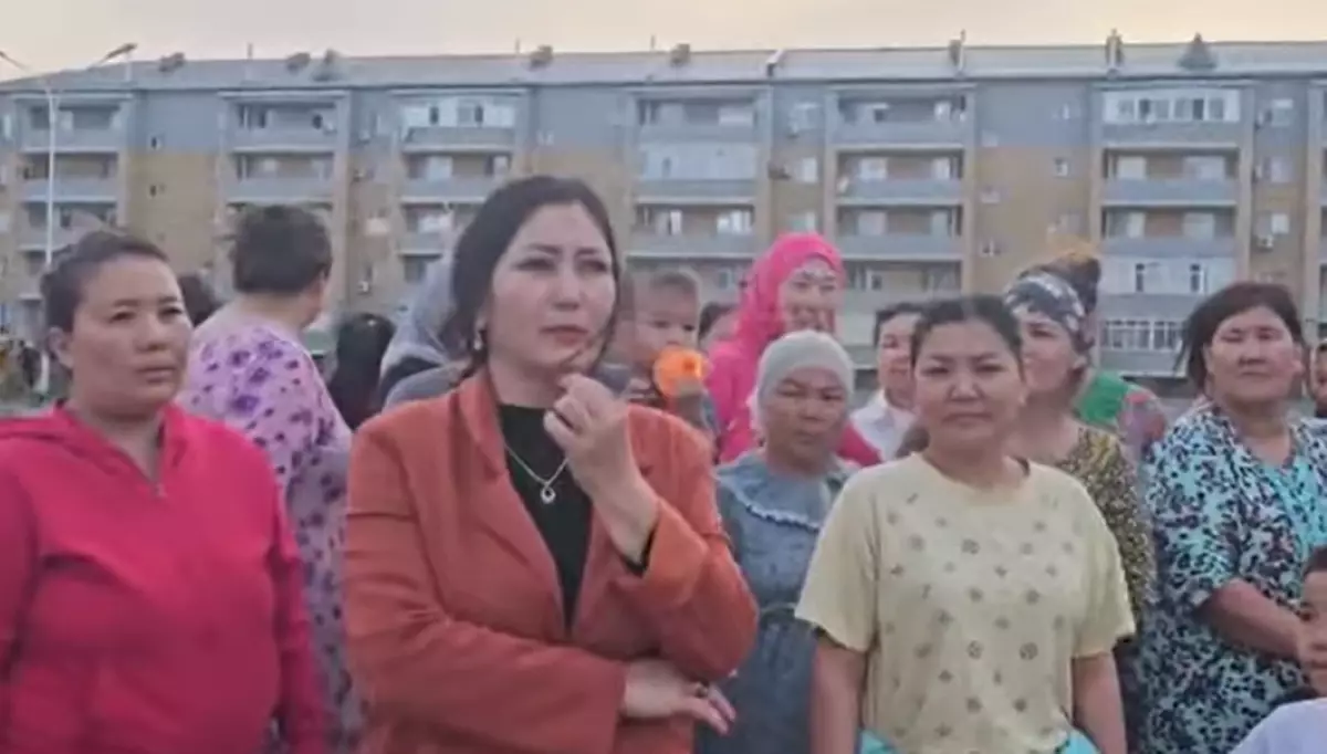 Жители Кульсары требуют пересчитать стоимость квартир после паводка