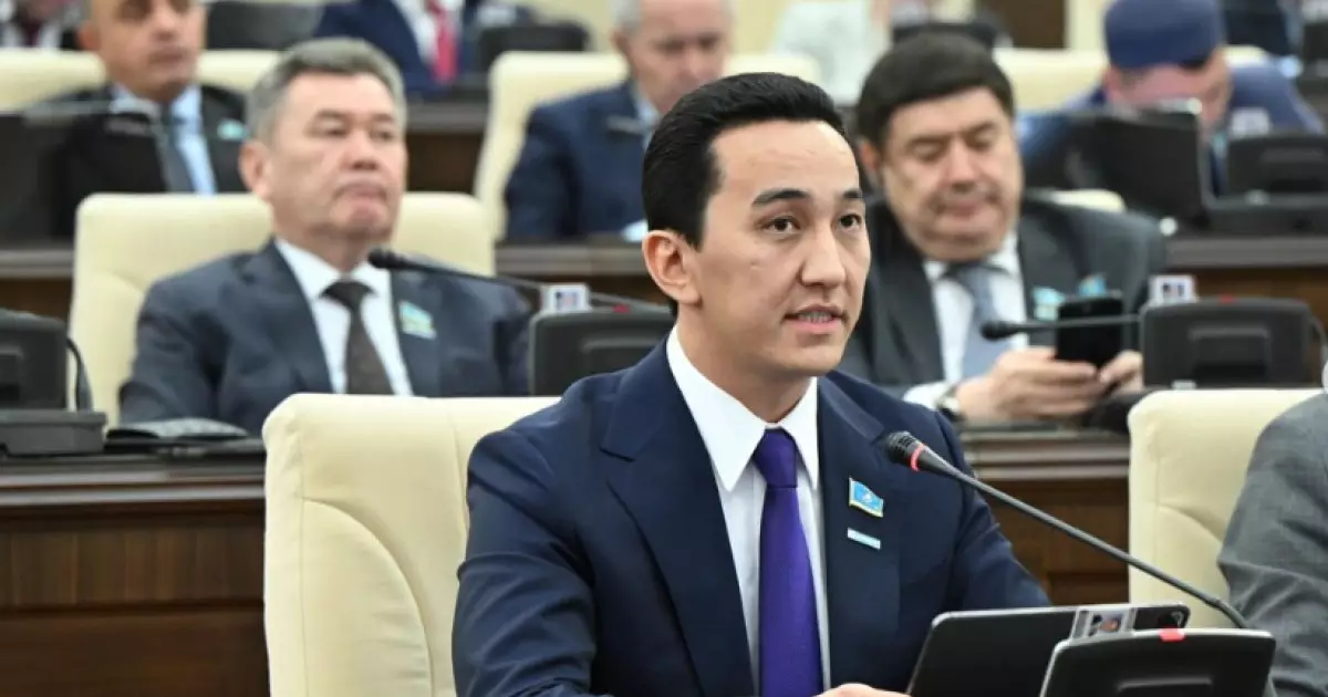  Депутаттар бейәдеп сөз қолданылатын тренингтерге баға беруді талап етті 