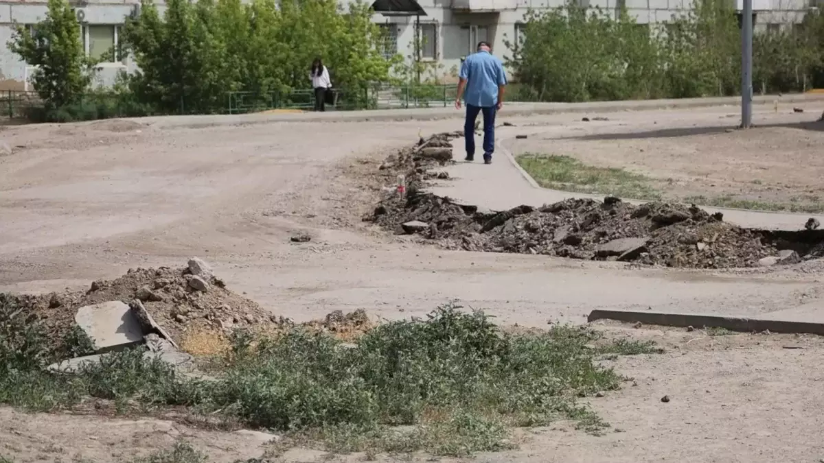 Уәде емес, нәтиже керек: ұлытаулықтар созбалаңға салынған жол жөндеу жұмысына наразы